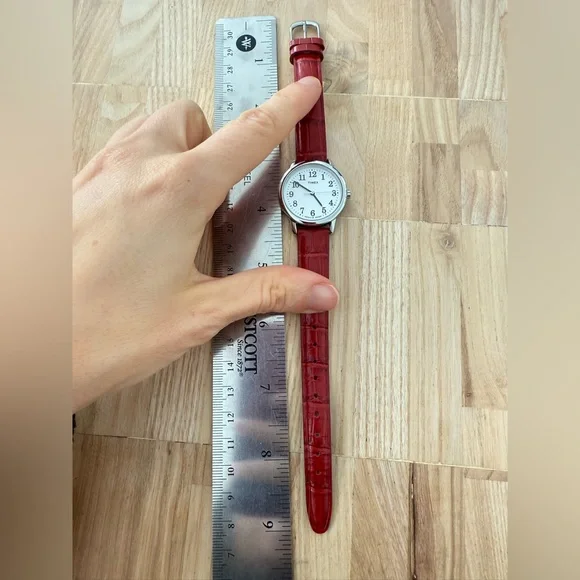 Timex ladies silver tone red leather classic watch NEW BATTERY - Picture 11 of 11